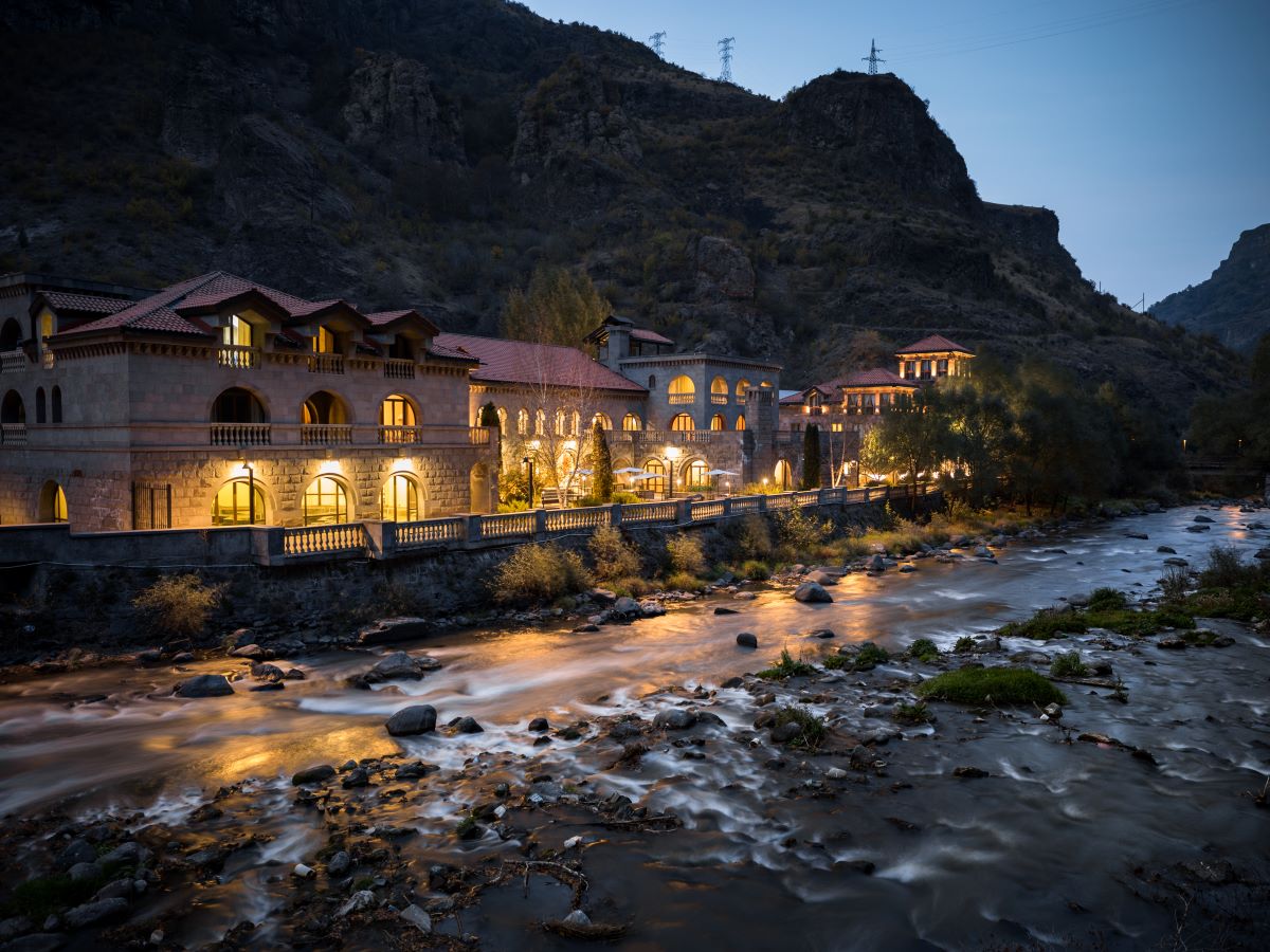 Tufenkian Avan Dzoraget Hotel — ЛОРИ · ДОЛИНА ДЕБЕД